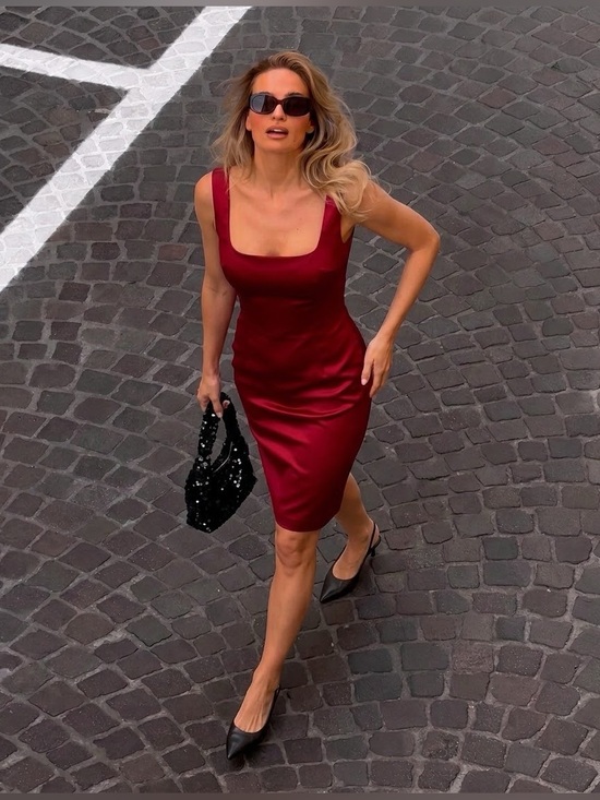 Dresses & Skirts - Dolce and Gabbana Red Satin Dress